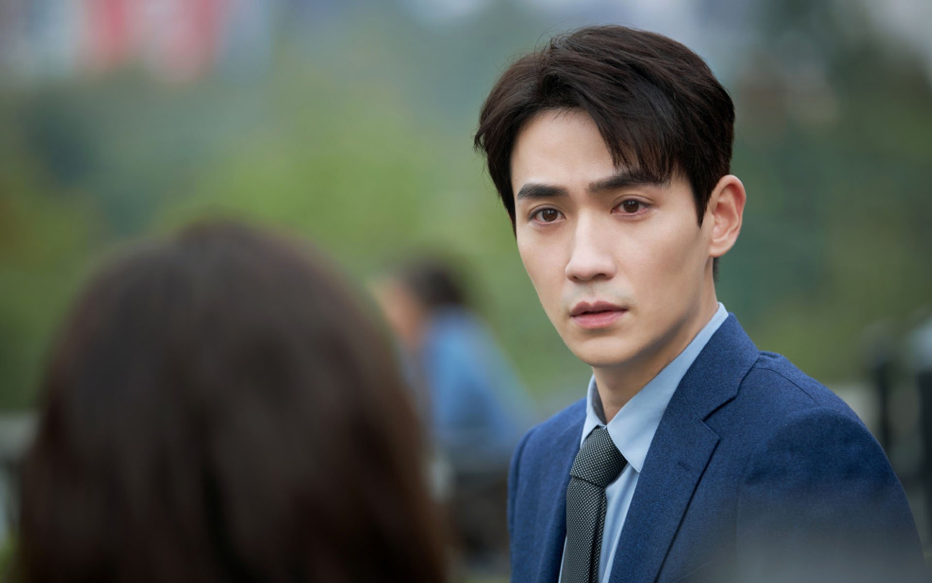 “高原冲刺：雪山顶上的极峰行动”，雪山顶端