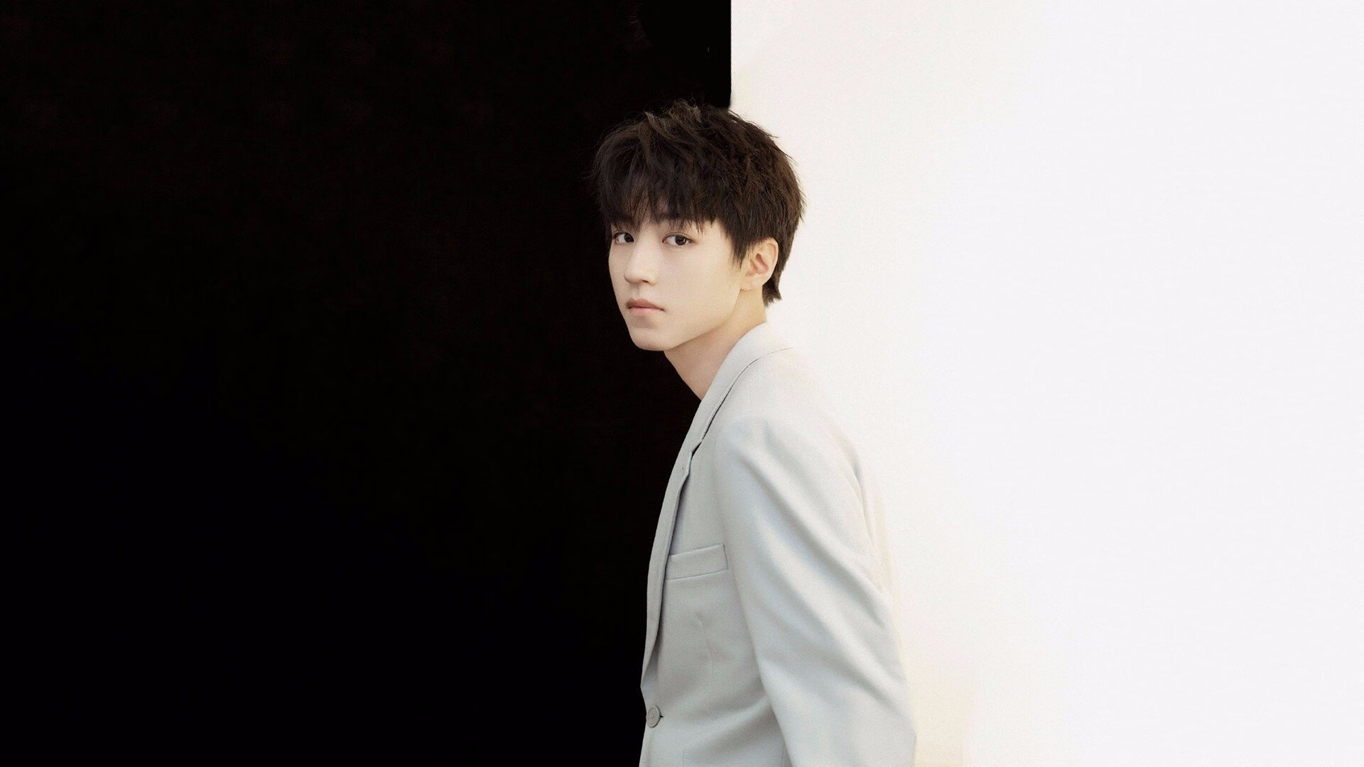 开云体育APP下载-德甲白热化：多特蒙德绝杀，抢得宝贵三分，德甲多特蒙德新闻