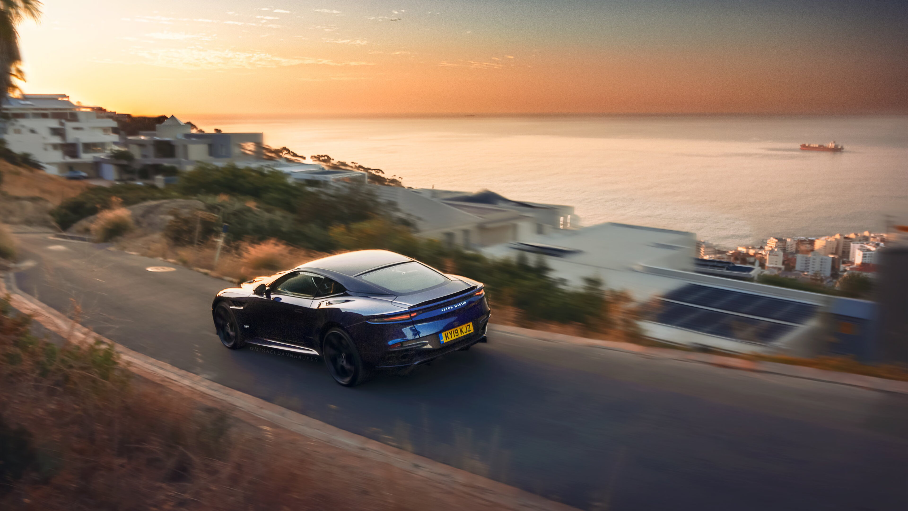 开云在线直播-英超裁判判罚引发争议，赛后声讨不断，英超各轮裁判安排